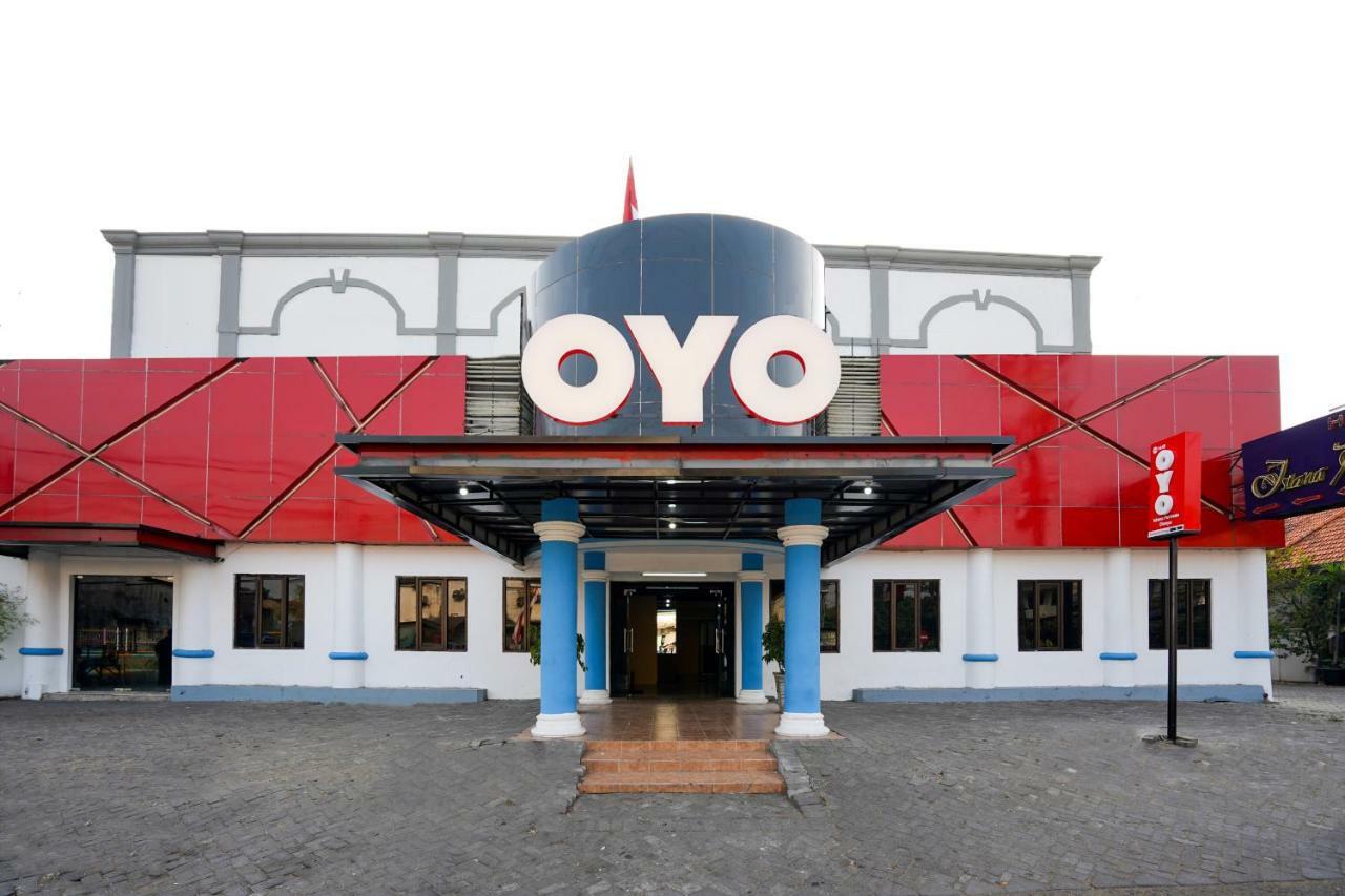 Oyo 1449 Istana Permata Dinoyo سورابايا المظهر الخارجي الصورة